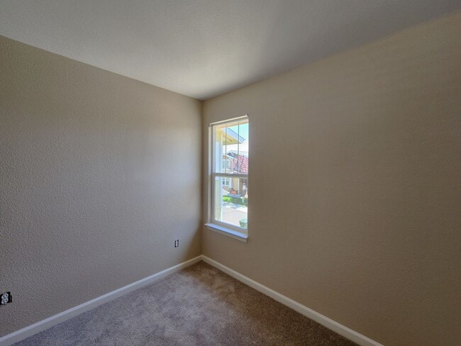 Building Photo - 3 Bedroom Home in Gardnerville Ranchos