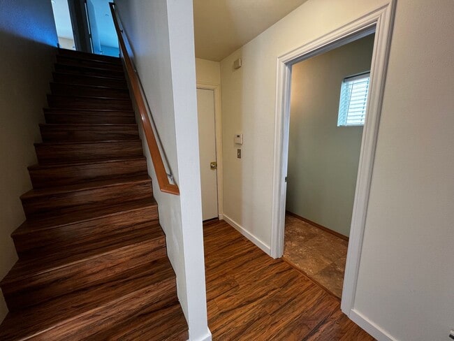 Building Photo - 3 Bedroom 2.5 Bath DuPont Home for Rent