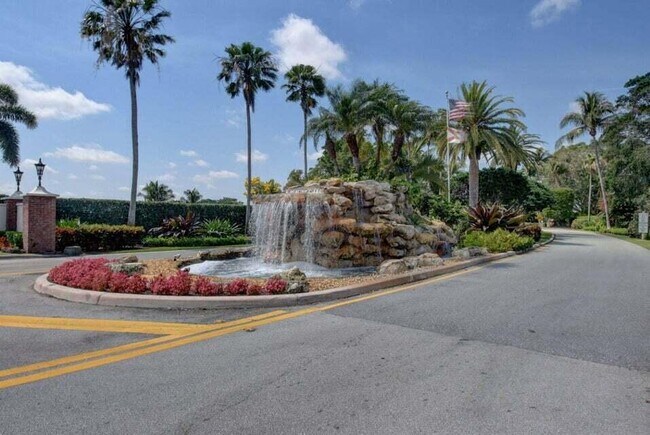 Building Photo - 324 Orange Tree Dr