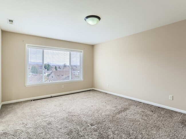 Building Photo - 6102 NW 170th Ave