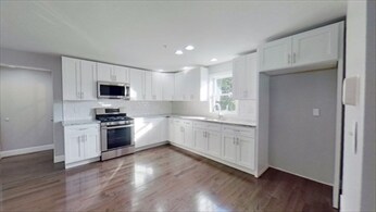 Building Photo - 15 Leedsville St