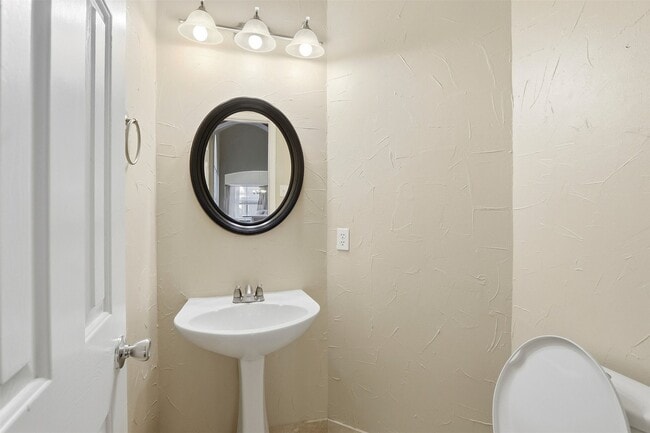 Building Photo - 23207 Olive Ridge Ct