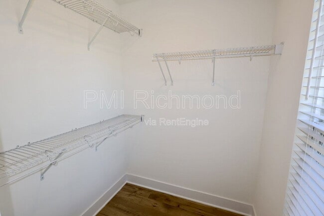Building Photo - 15325 Sunray Wy