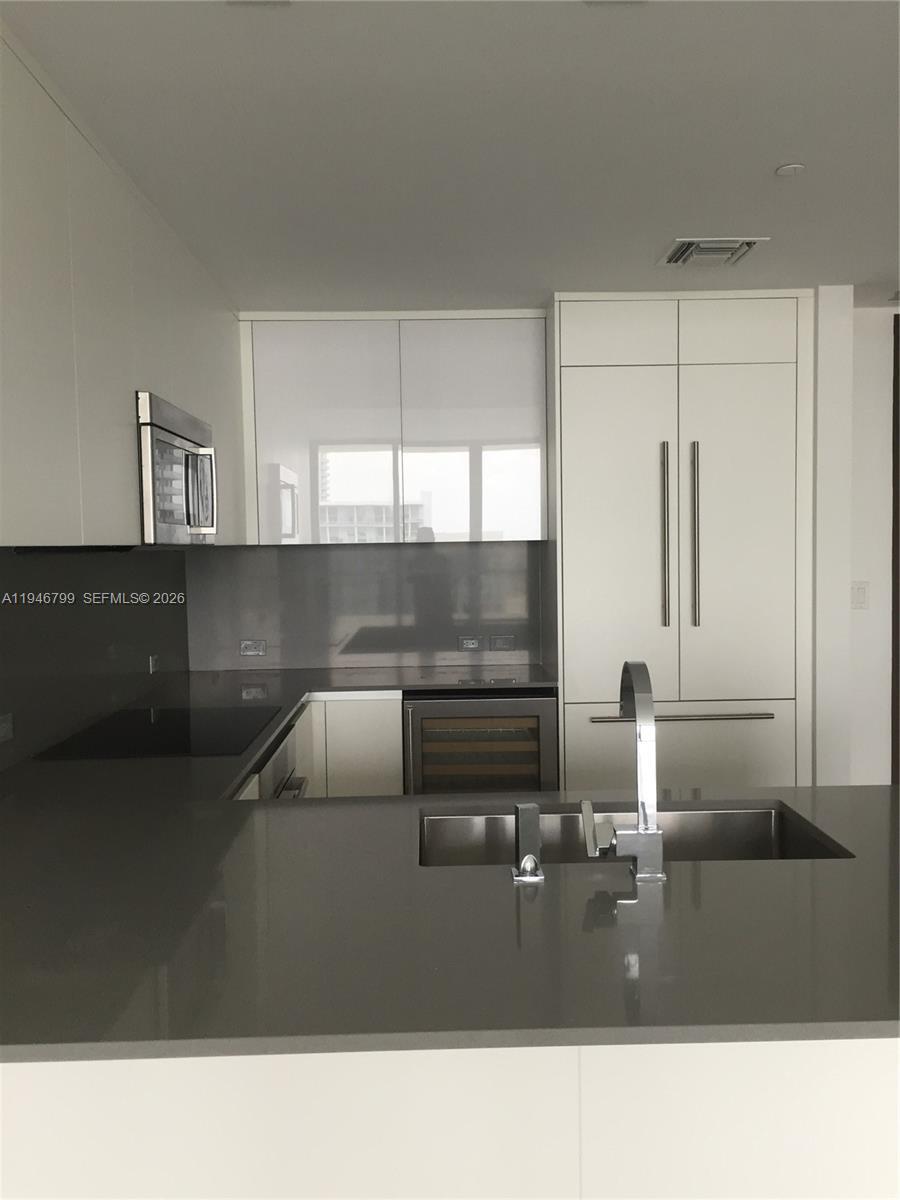 Building Photo - 68 SE 6th St