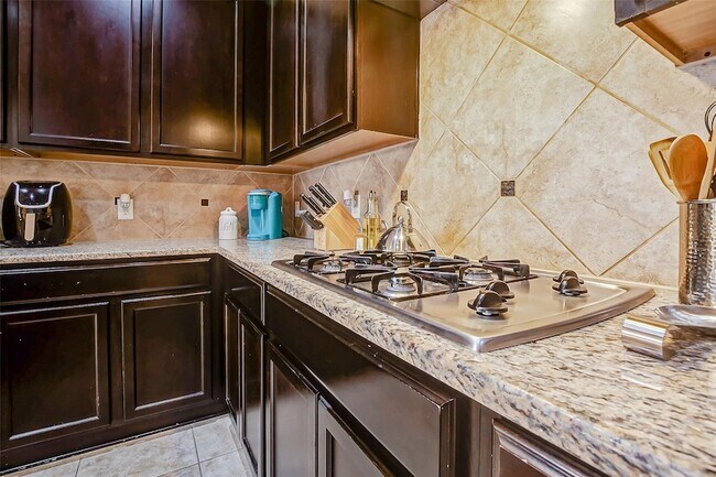 Building Photo - 623 Orlandis Ln