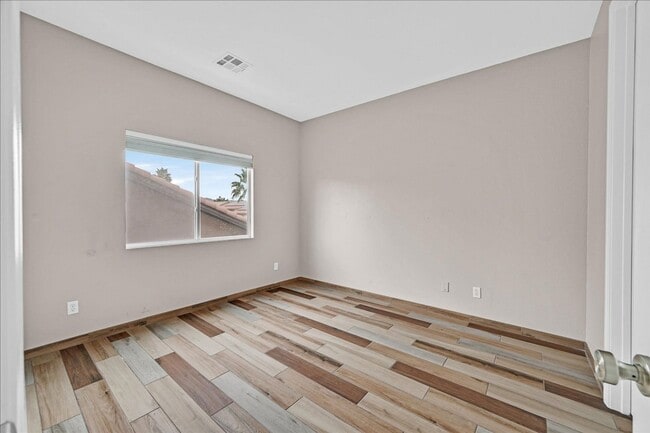 Building Photo - Fully Upgraded 5 Bedroom 4.5 Bathroom in Guard Gated Foothills Community!