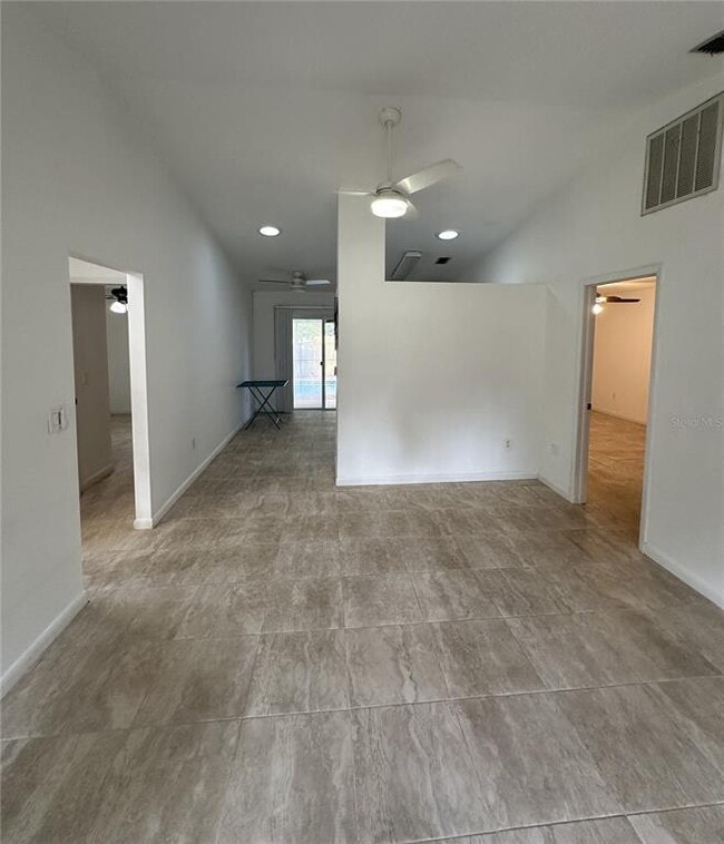 Building Photo - 6818 S Himes Ave
