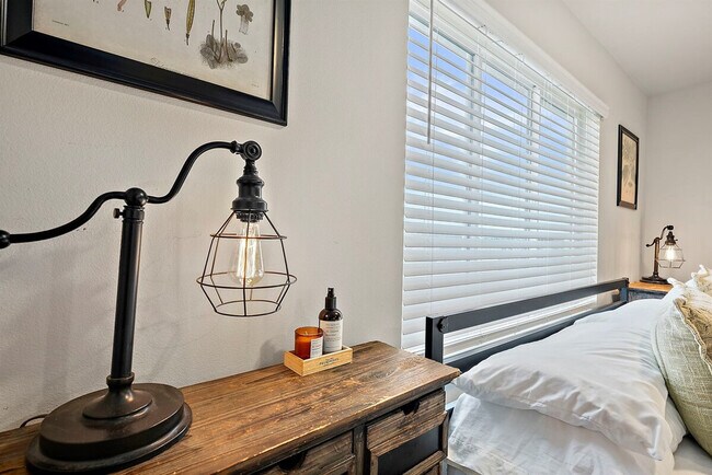 Building Photo - 10715 186th St Ct E