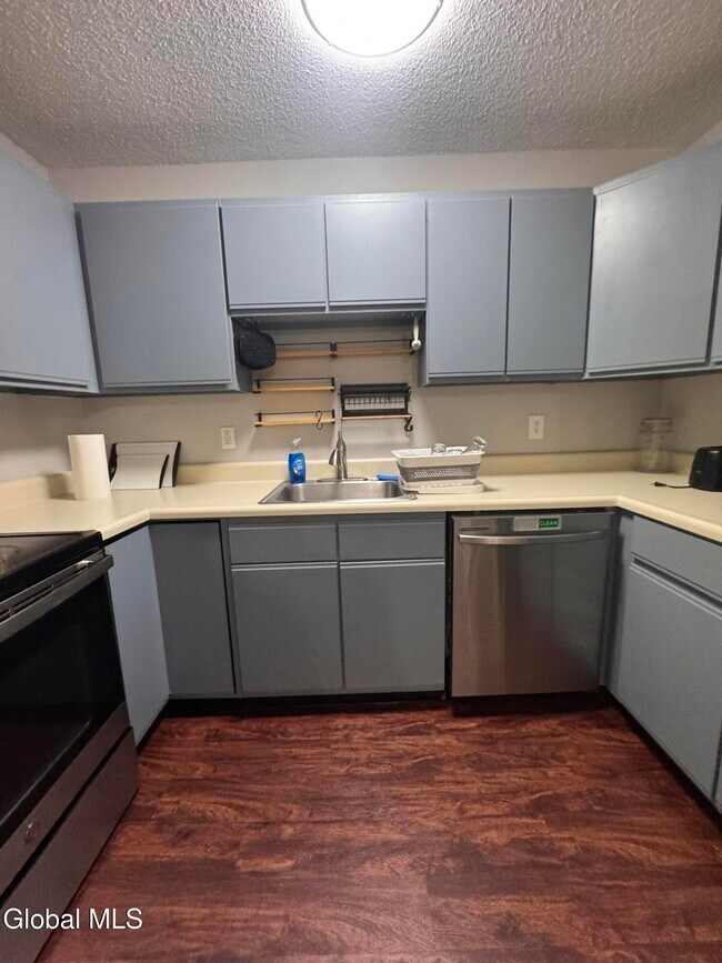 Building Photo - 4259 NY-50
