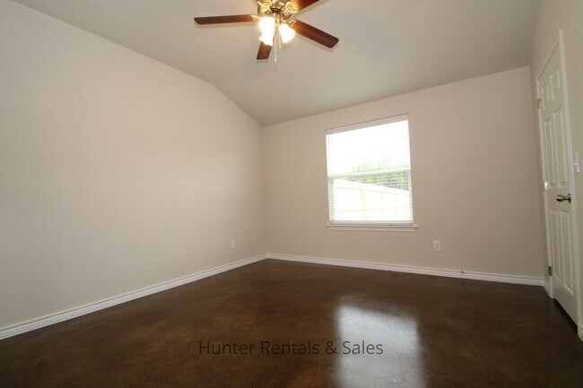 Building Photo - Truly Exceptional!