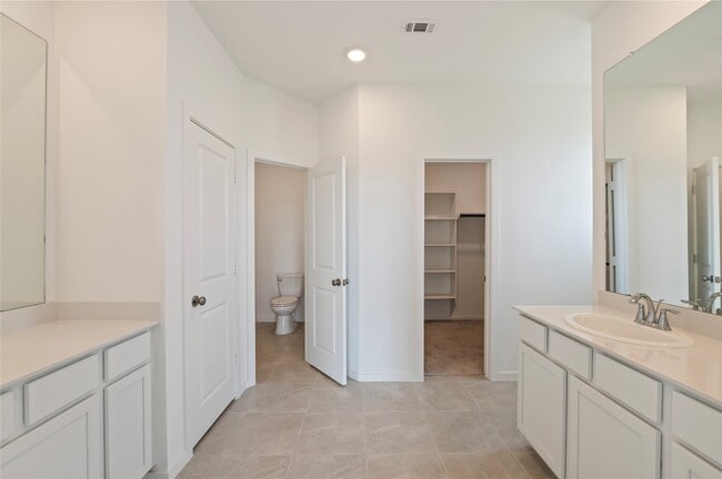 Building Photo - 5003 Park Willow Dr