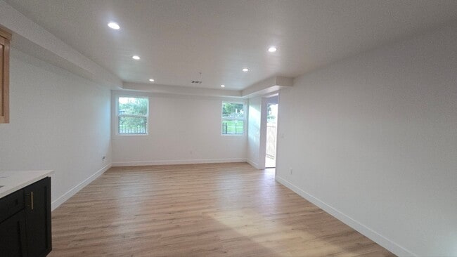 Building Photo - Graham(10422)