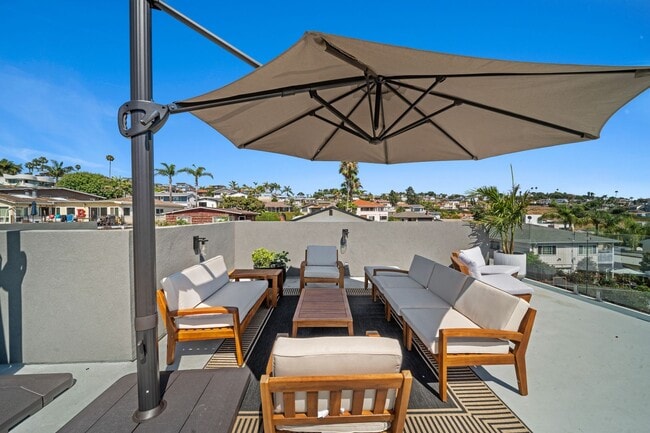 Building Photo - Stunning Fully Furnished New Build 2 Bed/2 Bath Home in Bay Park!