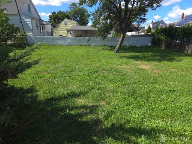 Building Photo - 12 N 6th Ave