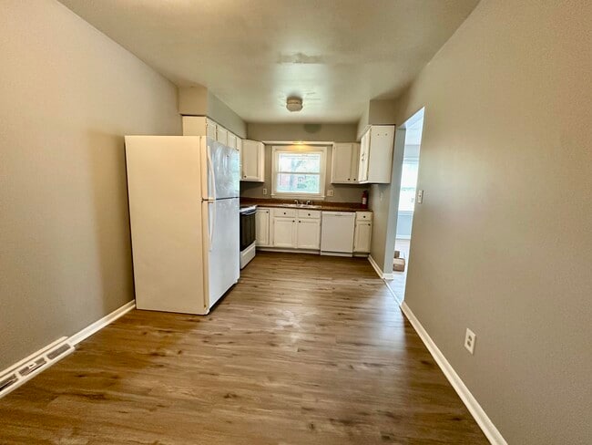 Building Photo - 749 Terrace View Dr