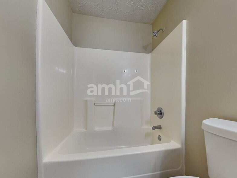 Building Photo - 131 Cottonbelle Dr