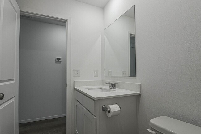 Building Photo - 3122 S 15th Pl