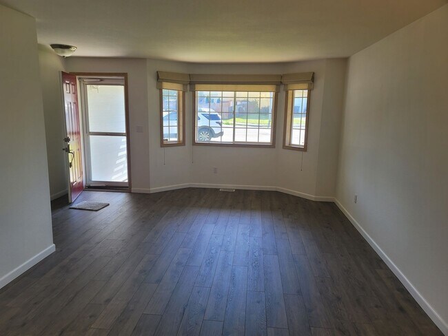 Building Photo - 25113 23rd Ct S