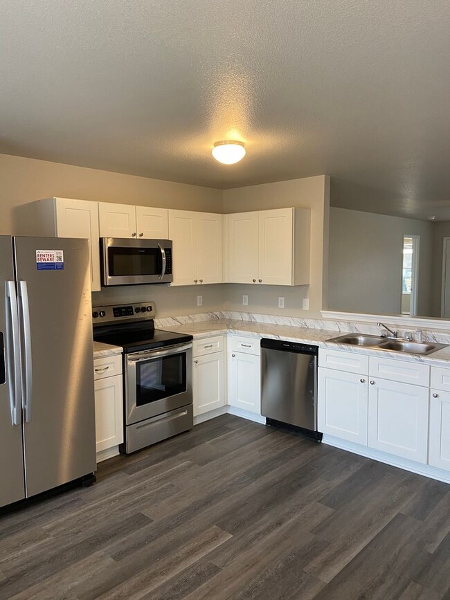 Building Photo - *Pre-leasing* Four Bedroom | Two Bathroom ...