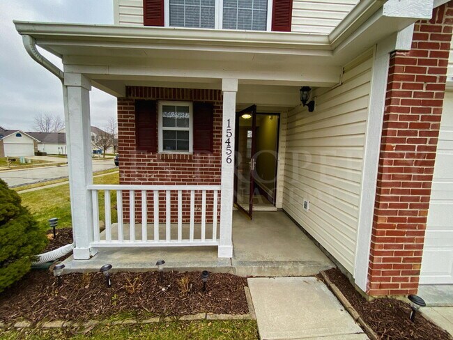 Building Photo - Welcome home to this charming 4-bedroom, 2.5-bath home in Noblesville!