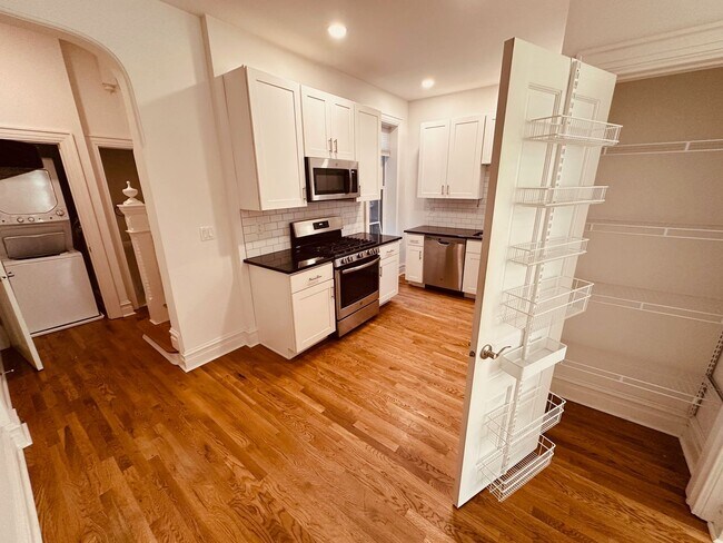 Building Photo - 138 S Beaver St