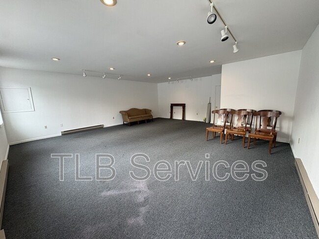 Building Photo - 15927 PA-407