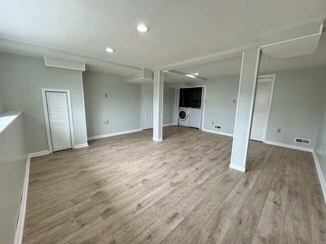 Building Photo - 61 Richard Brown Dr