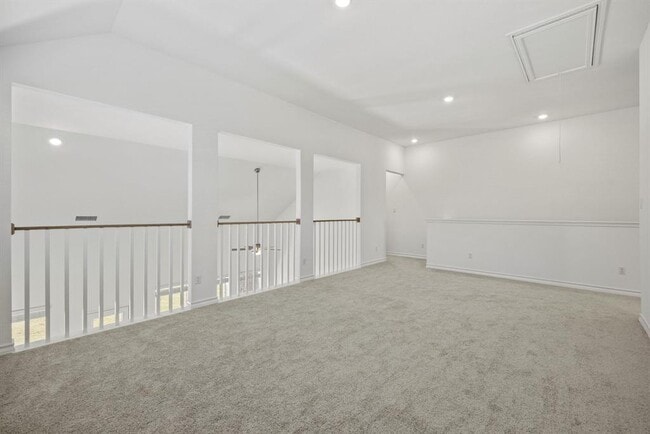 Building Photo - 1648 Tinnen House St