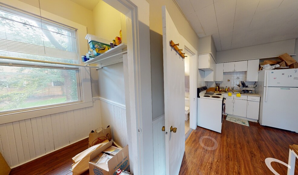 Primary Photo - 8A Forest St