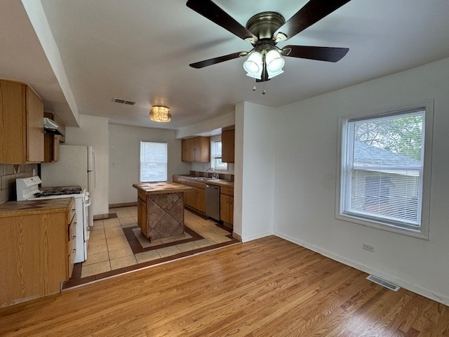 Building Photo - 147 Country Club Dr