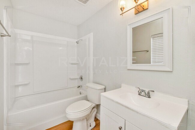 Building Photo - 5728 Post Oak Ct