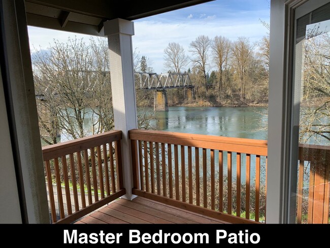 Building Photo - New Townhome On Willamette River