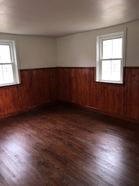 Building Photo - 155 King Rd