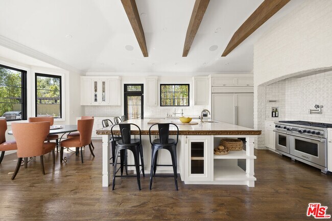 Building Photo - 2325 Duxbury Cir