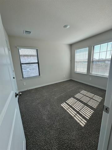 Building Photo - 3901 Lyndhurst Ave
