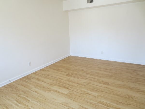 Building Photo - 5712 Phillips Ave