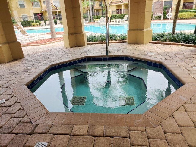 Building Photo - 858 Grand Regency Pointe