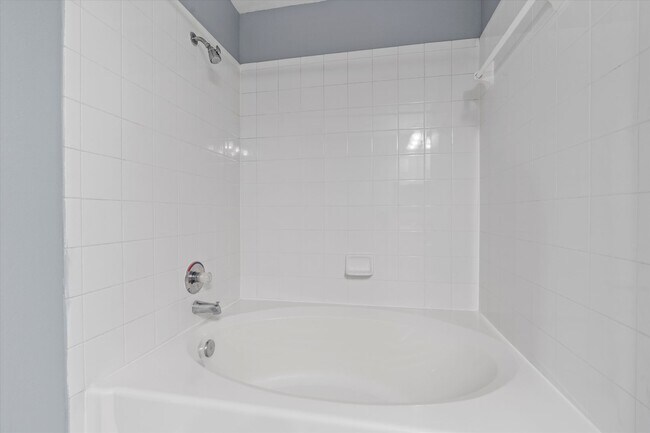 Building Photo - 3591 Kernan Blvd S