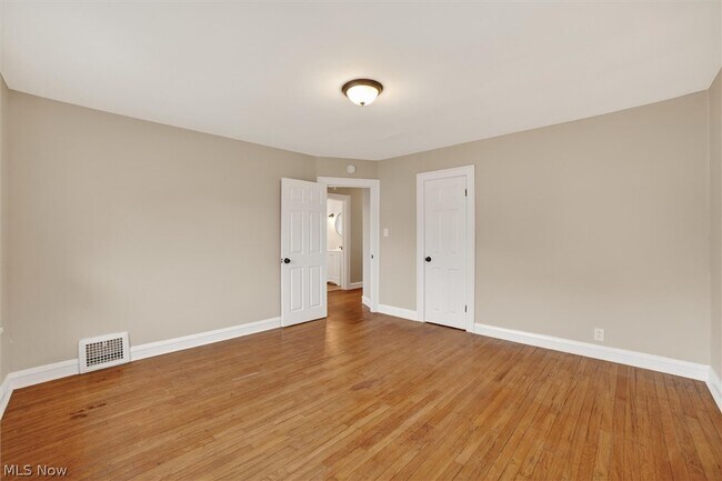 Building Photo - 4874 E 95th St