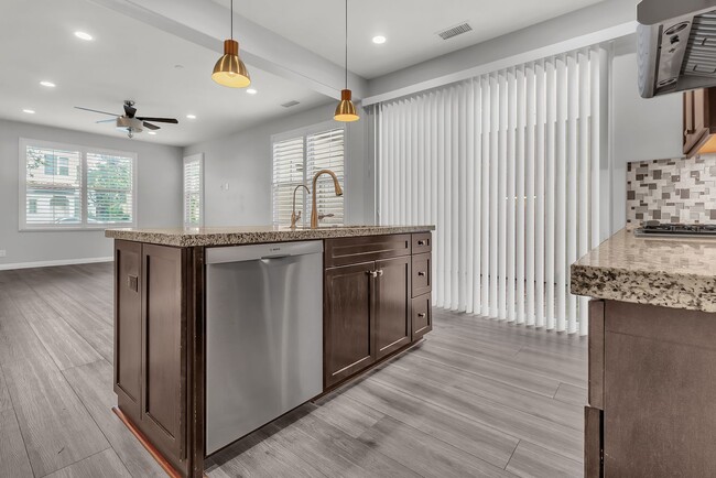 Building Photo - 76 Evening Sun