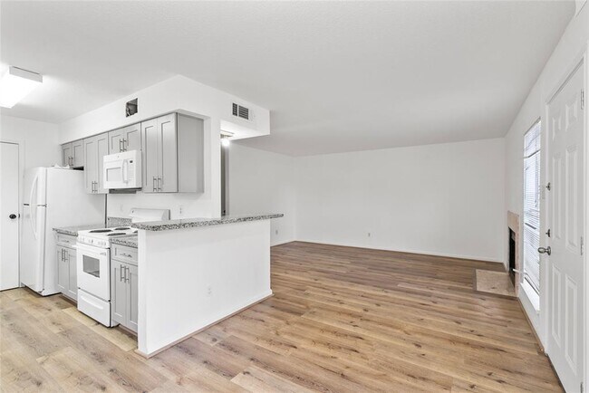 Building Photo - 6500 Sands Point Dr