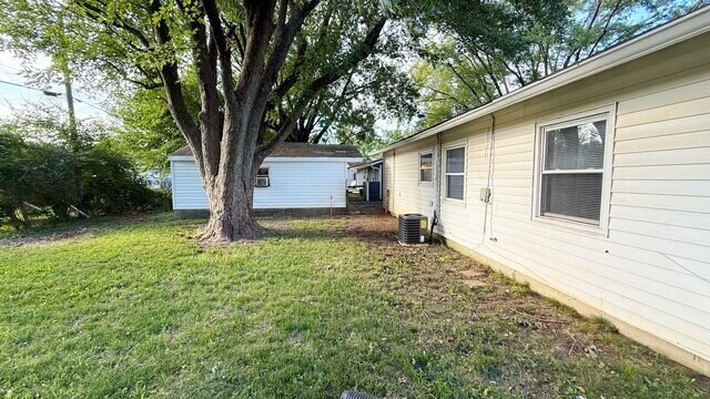 Building Photo - WESTSIDE - 3 BEDROOM RANCH HOME AVAILABLE NOW!