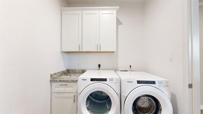 Building Photo - 2149 Big River St