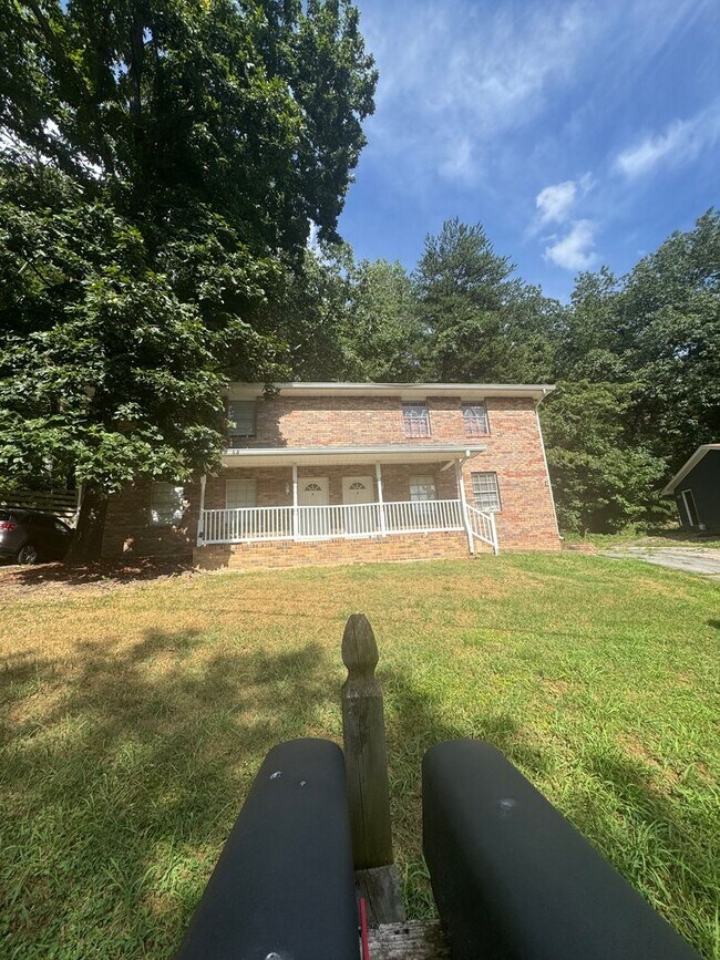 Primary Photo - 3216 Joselin Ln