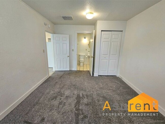 Building Photo - Charming 3-bedroom, 2-bathroom Home: Utili...