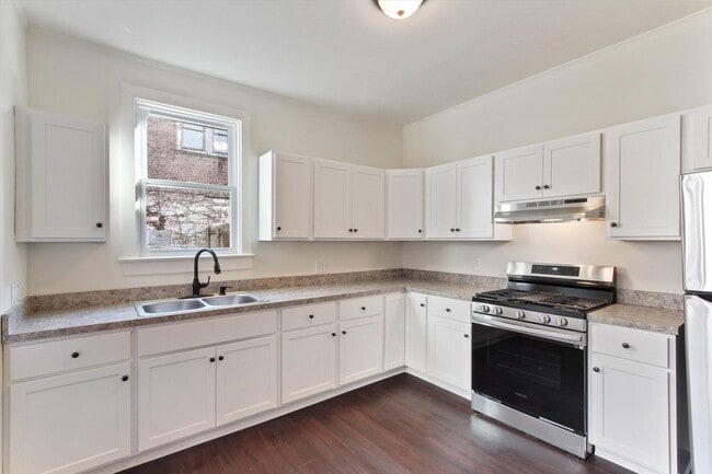 Building Photo - Spacious 4 Bedroom Home for Rent in York, PA!