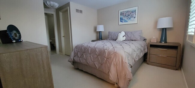 Building Photo - 547 Neff Rd