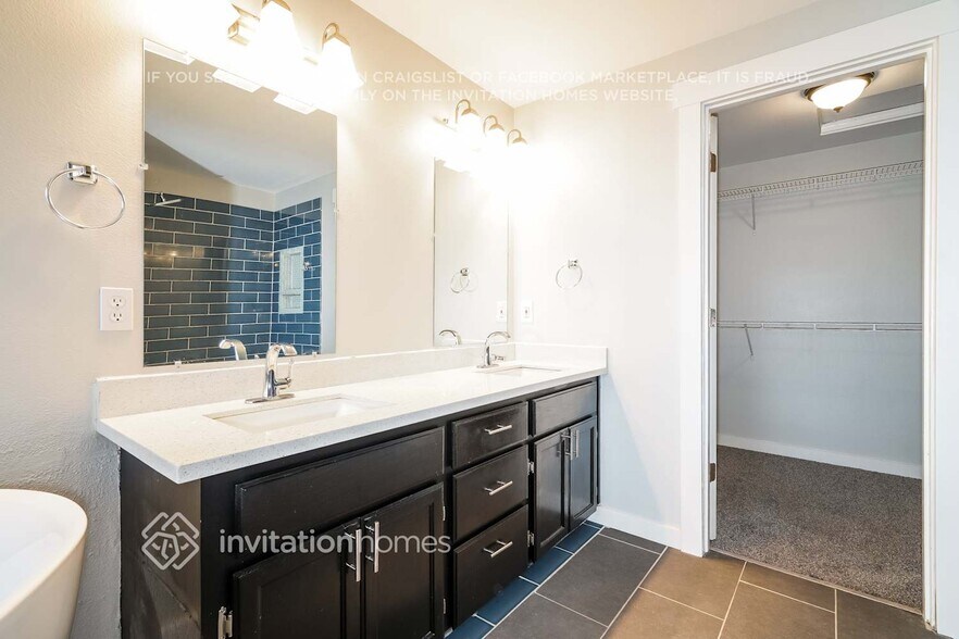 Building Photo - 19420 12th Ave Ct E