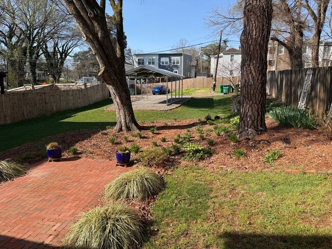 Building Photo - Beautifully Renovated Swansboro Home