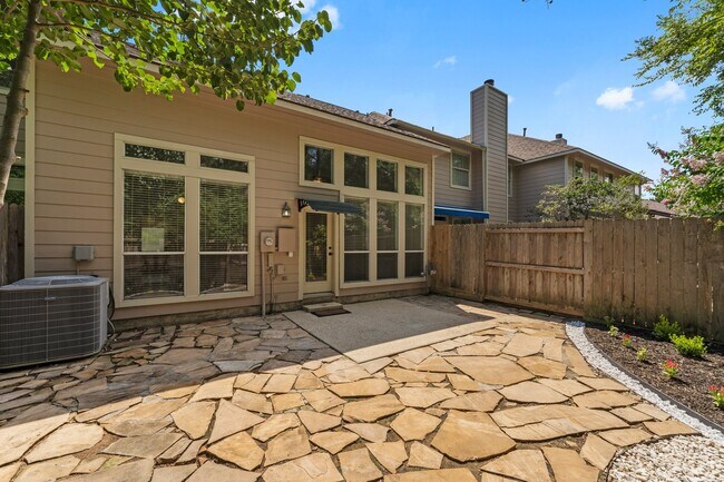 Building Photo - 31 W Greenhill Terrace Pl